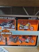 Maisto Harley-Davidson "Special Edition FLSTF Street Stalker" Die-Cast Motorcycle Set.