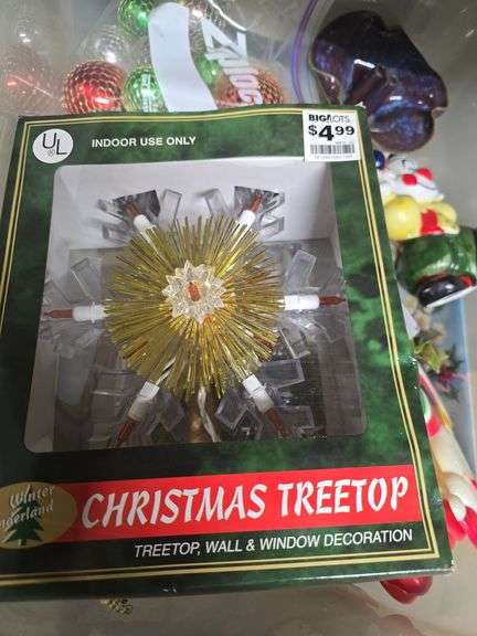 Assorted Holiday Decor