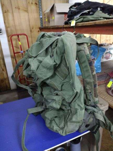 Military Backpack With Metal Frame & Jump Bag - Baer Auctioneers ...