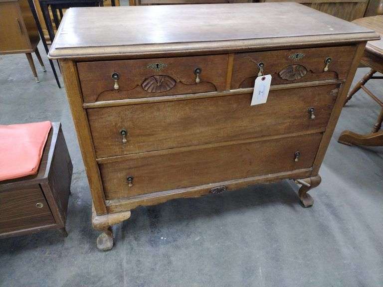 Vintage Wooden 4 Drawer Dresser