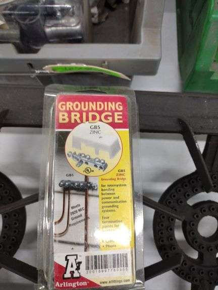 NIB Pipe Clamps, Conduit Connectors & Grounding Bridge