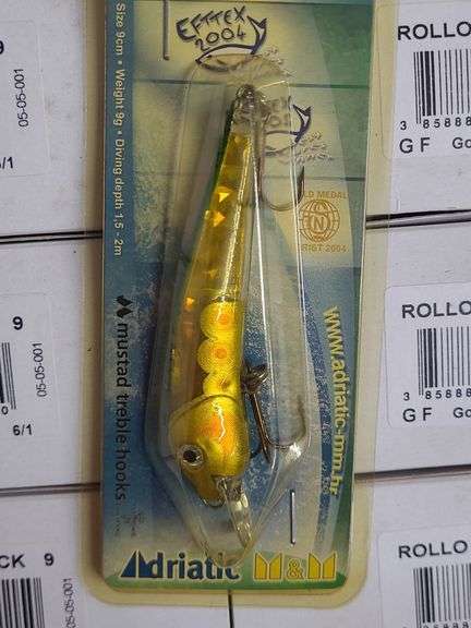 Approx. 120 Gold Fish Rollo Stick Lures