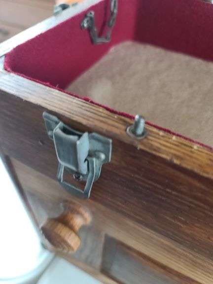 Wooden Machinist Toolbox, Approx. 20x9x13, No Key