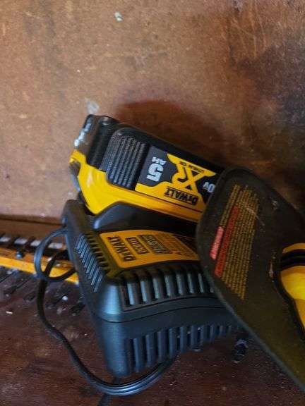 DeWalt 20V Trimmer W/ Battery & Charger Untested