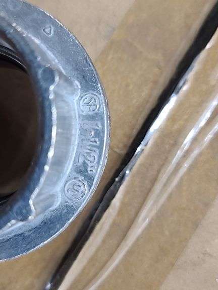 Box of 1-1/2in Sigma Electric ProConnex 44070 Rigid Watertight Conduit Hubs