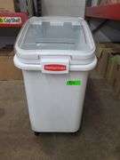 Rubbermaid Ingredients Bin