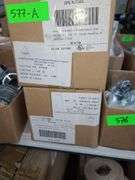 Two Boxes of 1.25in EMT Non-Insulated Set Screw Conduit Cinnectors