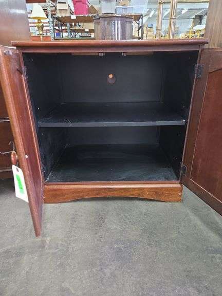 Storage Cabinet Approx 29" x 22" x 30" Tall