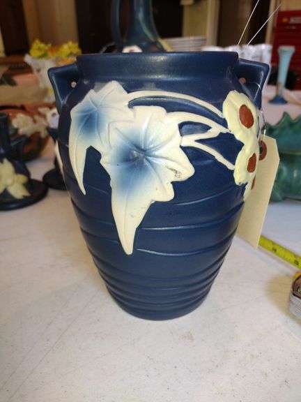 Roseville Pottery Vase Approx 7"