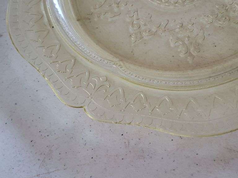 Vintage Federal Glass Patrician Spoke Plate