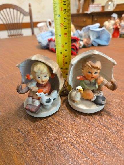2 Geobel Figurines Raining Days