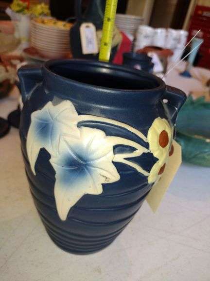 Roseville Pottery Vase Approx 7"