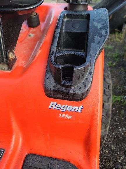 Simplicity Regent, 18HP Hydrostatic Lawn Tractor, Does Run, Needs Battery Approx. 41in Deck
