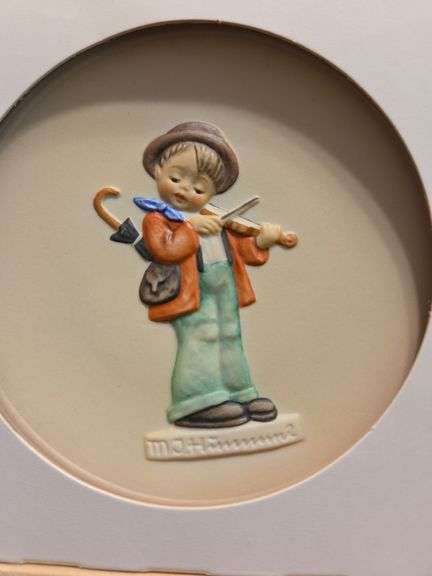 2 Goebel Miniature Plates