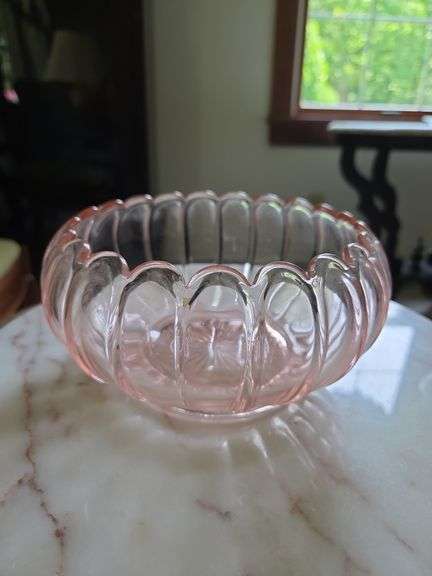Pink Depression Glass Scalloped Bowl Approx 6" Dia