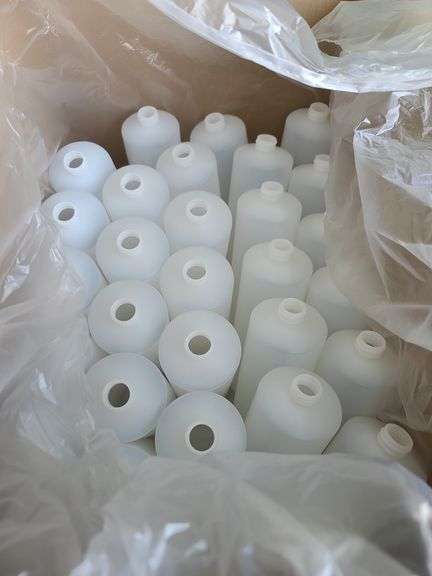 Four Boxes of 32oz Silgan Plastic Bottles