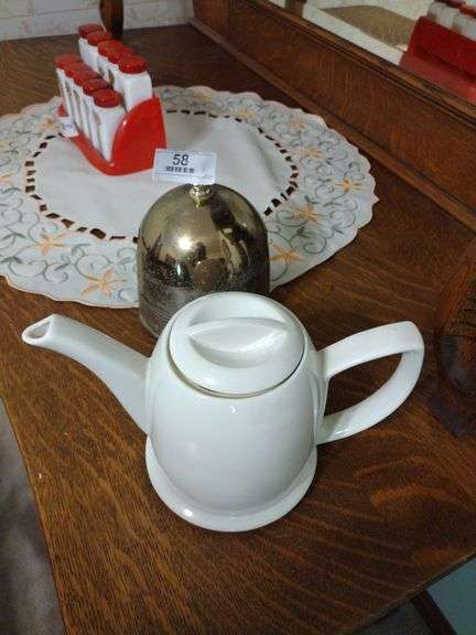 Vintage Hall China Co Ceramic Teapot w/Metal & Felt Cosy
