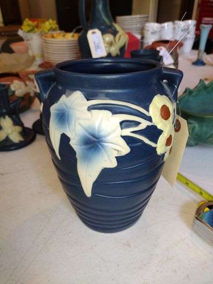 Roseville Pottery Vase Approx 7"