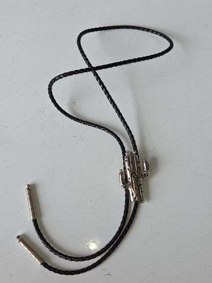 Black Twisted Cord Faux Leather Western Cactus Silver Tone Bolo Tie
