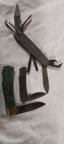 3 knives (Old Timer, U.S. and Buck)