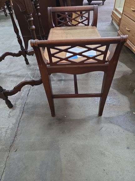 Bedroom Bench Approx 27" x 16" x 17" - Needs New Top