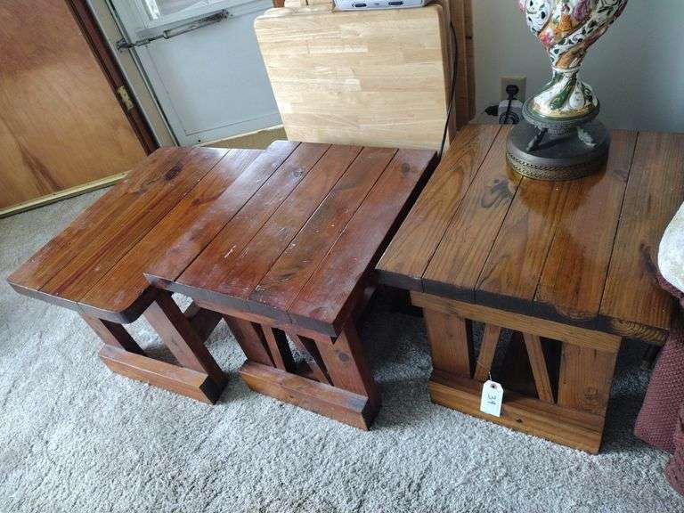 5 Wooden End Tables & 1 Coffee Table. End Tables Approx 18"x20x19, Coffee 45"x17"x16"
