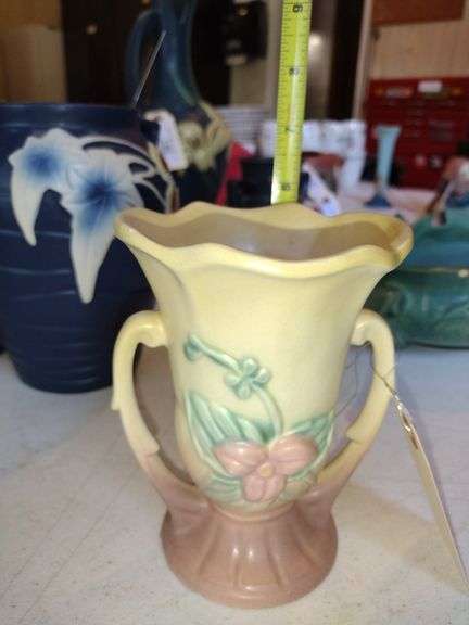 Roseville Pottery Vase Approx 6"