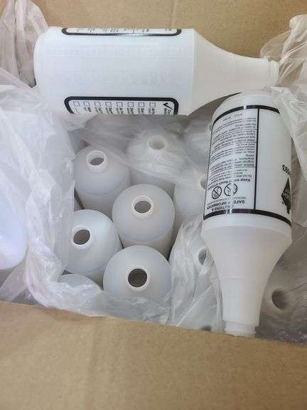 Four Boxes of 32oz Silgan Plastic Bottles