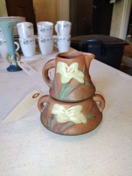 Roseville Pottery Zephyr Lily Creamer & Sugar Bowl