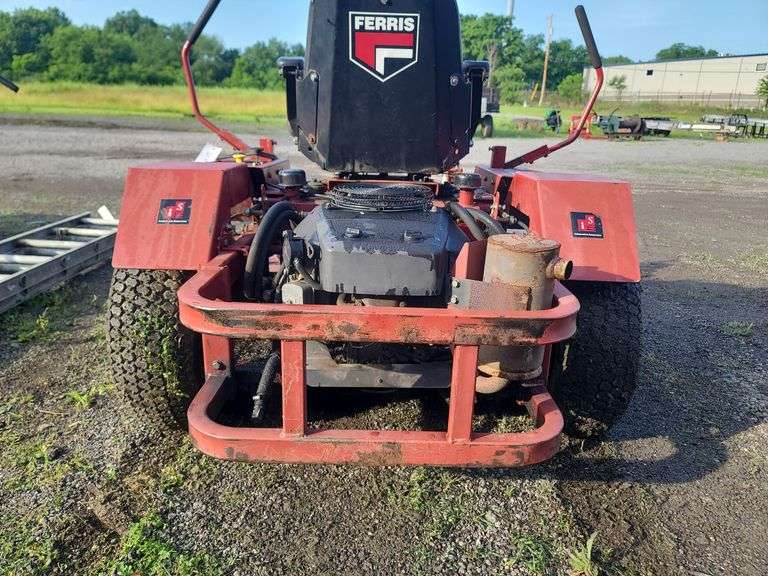 Ferris ProCut Z Zero Turn Lawn Mower , Approx. 52in Deck Runs & Drives New Battery Disconnected, 1299 Hours, Seat Rotted