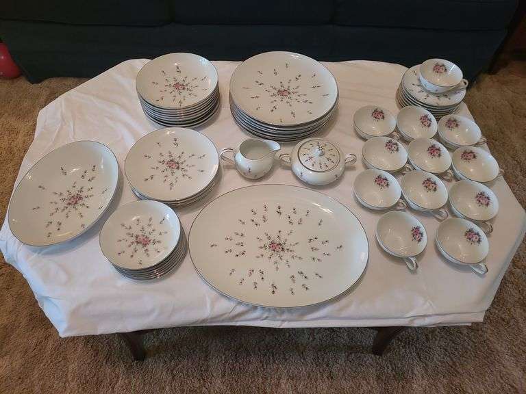 Approx. 57 Pieces of Harmony House Rosebud Fine China