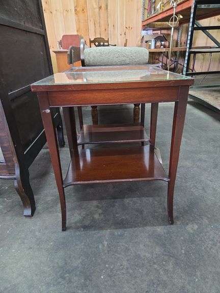 2 Vintage Leather Top W/ 1 Glass Cover End Stands W/ Shelf (Approx 16" x 21" x 26" Tall