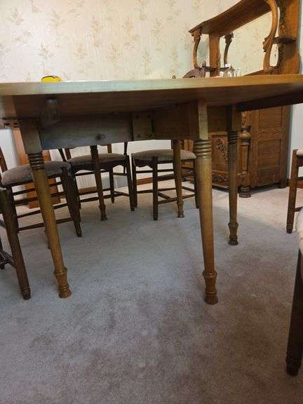Drop Leaf Dining Table W/ 6 Chairs & 2 Leaves- Table Pads Approx 28" x 44" x 29" Tall Each Drop Leaf 21 1/2"-Each Leaf 11"