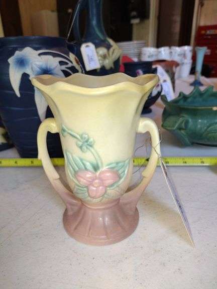 Roseville Pottery Vase Approx 6"