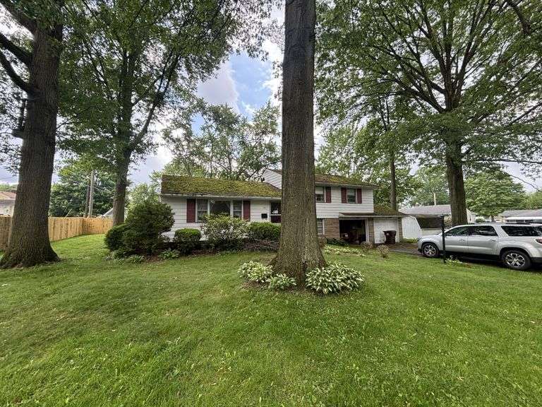 3 Bedroom Home on 2 lots
