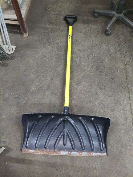 Snow Shovel, 2 Rakes, & Hoe - Baer Auctioneers - Realty, LLC