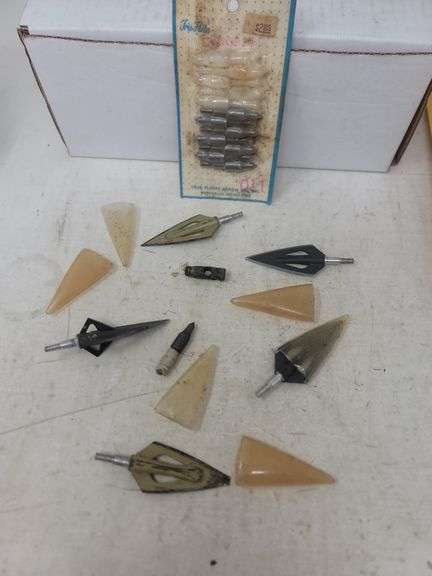 Assorted arrow tips