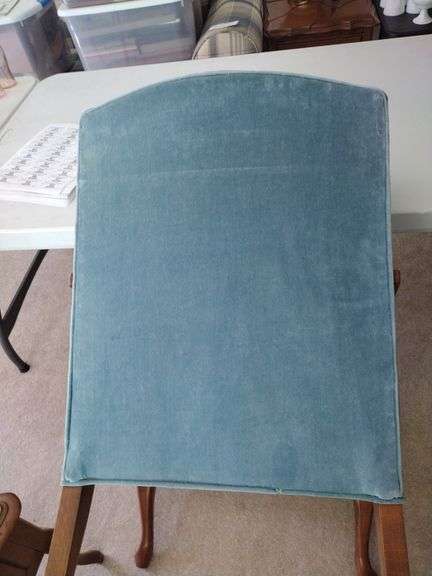 2 Upholstered Chairs - Like New - Approx 24"x25"