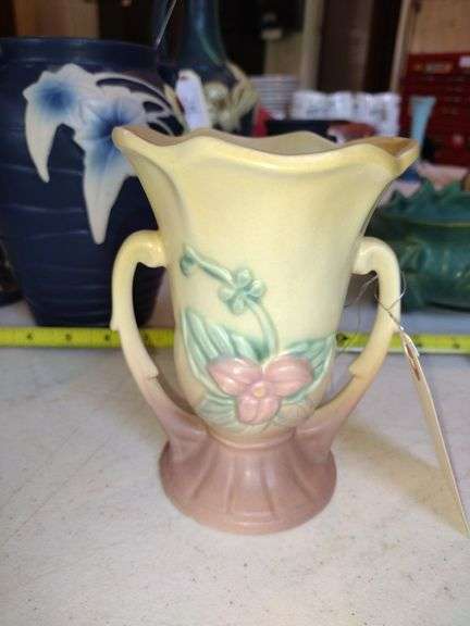 Roseville Pottery Vase Approx 6"