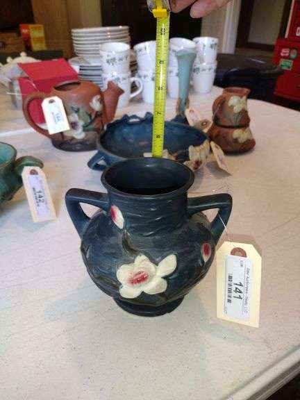 Roseville Pottery Vase Approx 6"