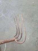 5" Vise, Pitchfork, & Wagon Wheel