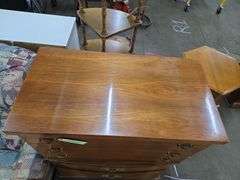 4 Drawer Dresser  Approx 34" x 18" x 42 1/2" Tall (Some Scratches)