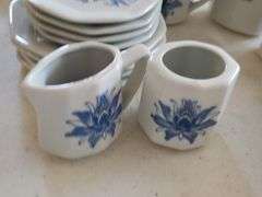 15 Piece Honghua Craft Miniature Tea Set (Cream Dish Missing Lid)