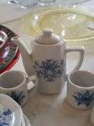 15 Piece Honghua Craft Miniature Tea Set (Cream Dish Missing Lid)