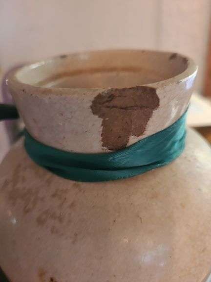 Homer Laughlin Bowl & Crock Vase (Chipped)