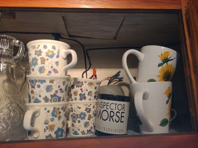 Plasticware, Glasses, & Mugs