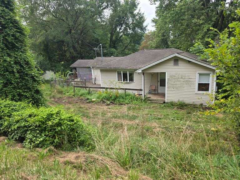 1 Story Home on 1.95 Acres