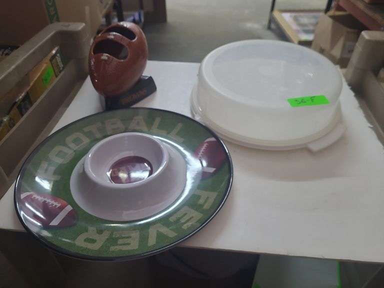 Browns Figurine, Cake Tray, And Chip Tray