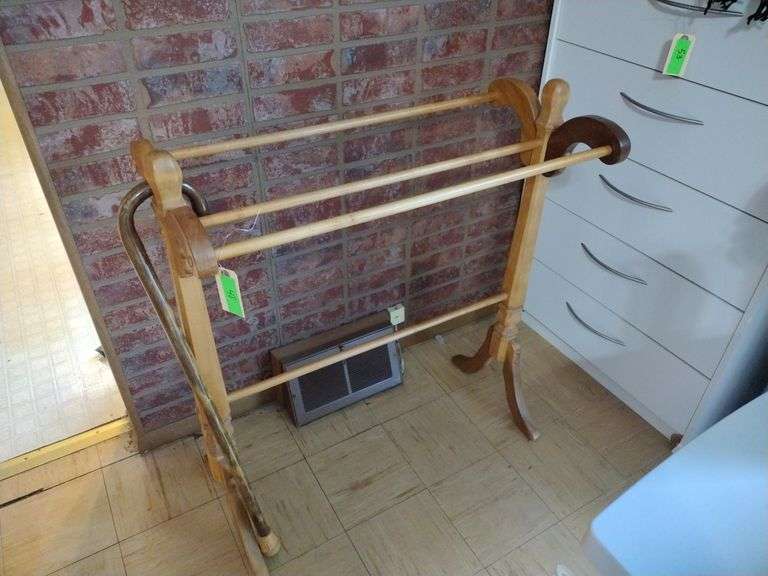 Wooden Quilt Rack Approx 32"x36"x16" & Wooden Cane