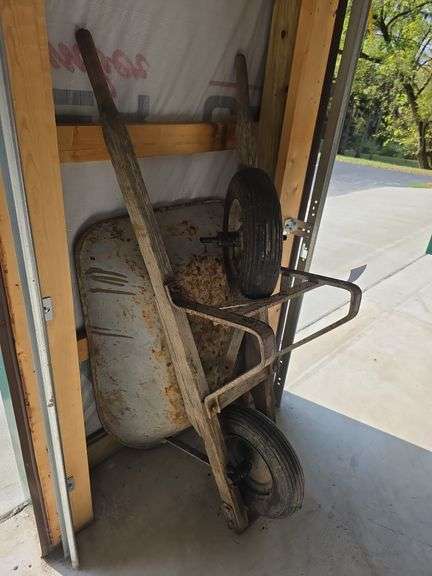 Wheelbarrow w/ Extra tire